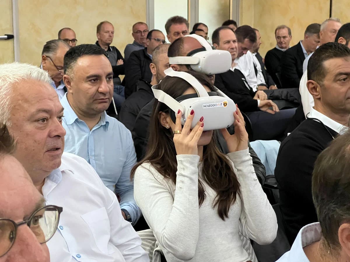 greendays_ammann_dealer_with_vr_glasses_231102.jpg